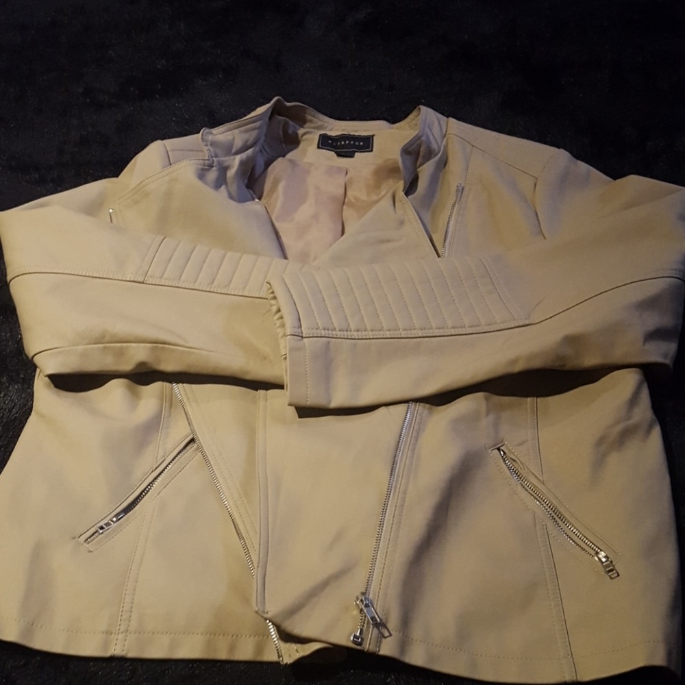 Jacket - Picture 1 of 3